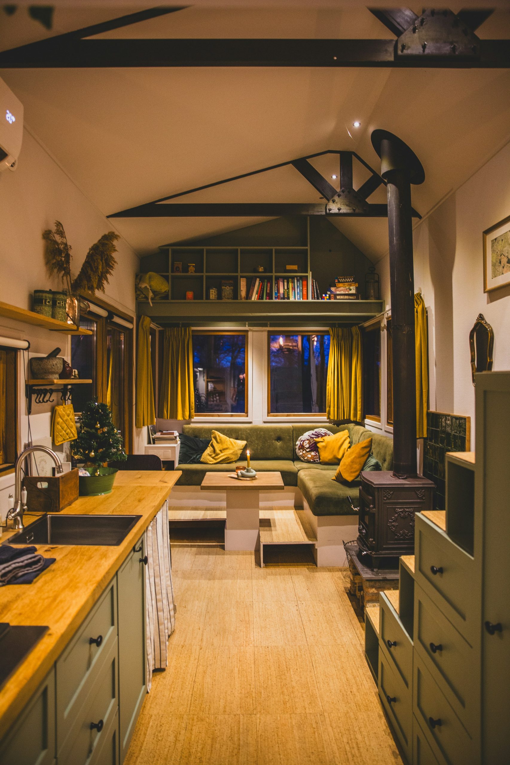 bram-van-oost-3jTYSXjlJDo-unsplash